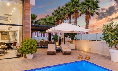 Resale - Villa - Cabo Roig