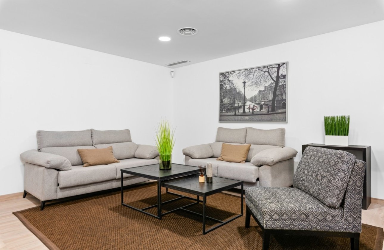 Resale - Villa - Cabo Roig