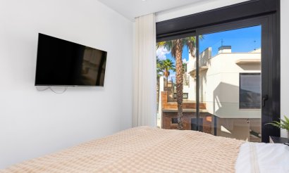 Resale - Villa - Cabo Roig