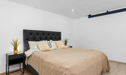 Resale - Villa - Cabo Roig