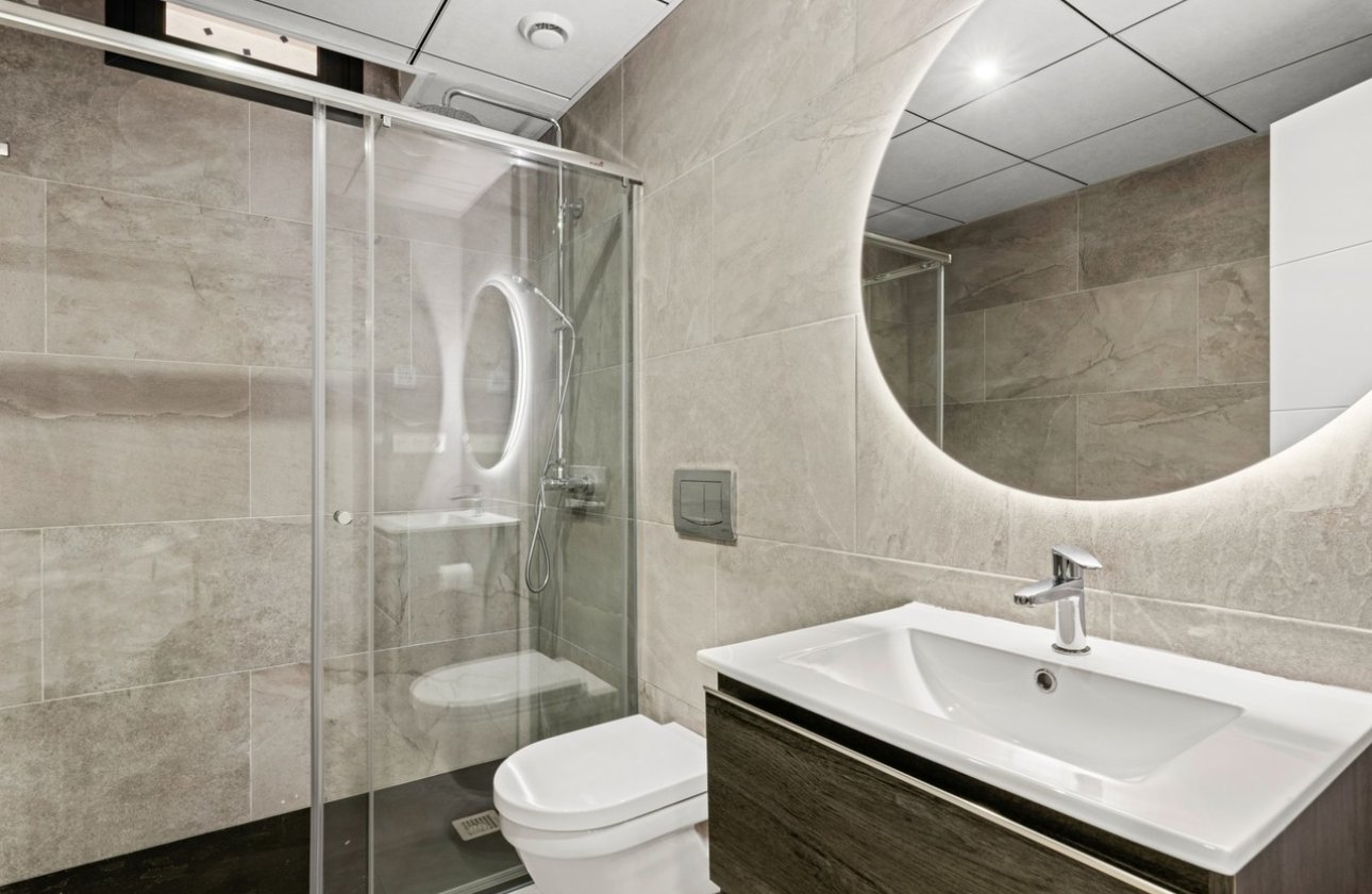 Resale - Villa - Cabo Roig