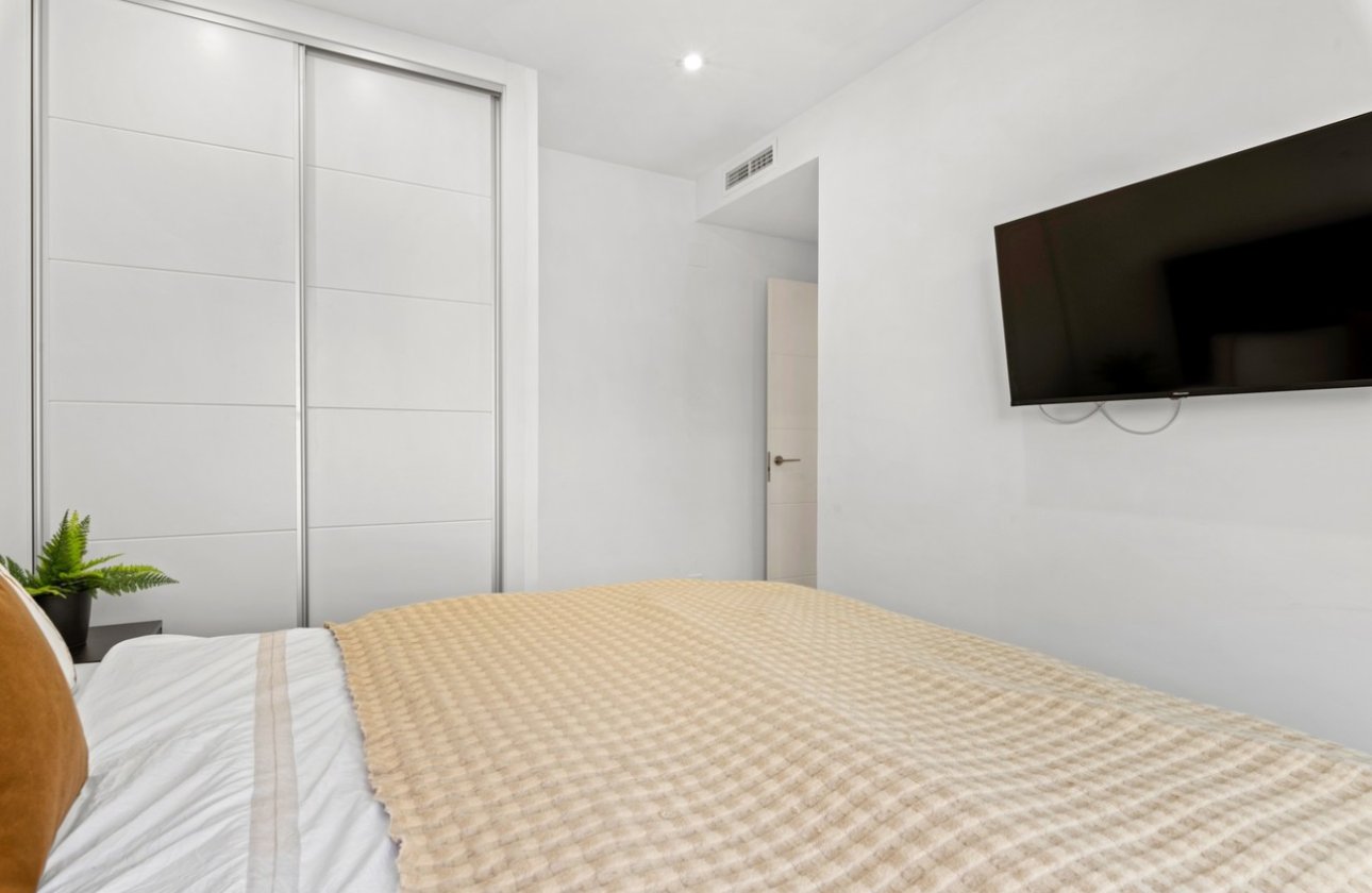 Resale - Villa - Cabo Roig