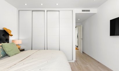 Resale - Villa - Cabo Roig