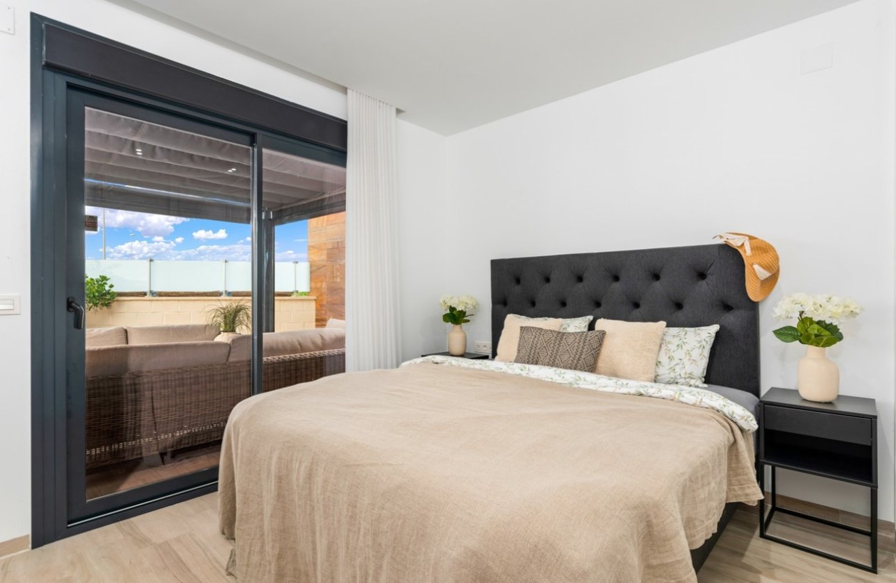 Resale - Villa - Cabo Roig