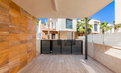 Resale - Villa - Cabo Roig