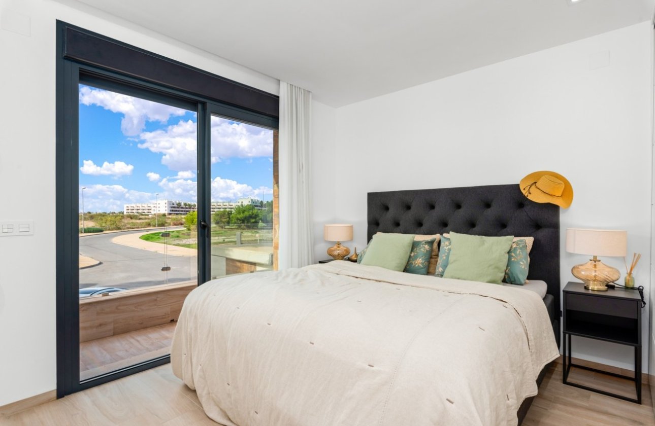 Resale - Villa - Cabo Roig