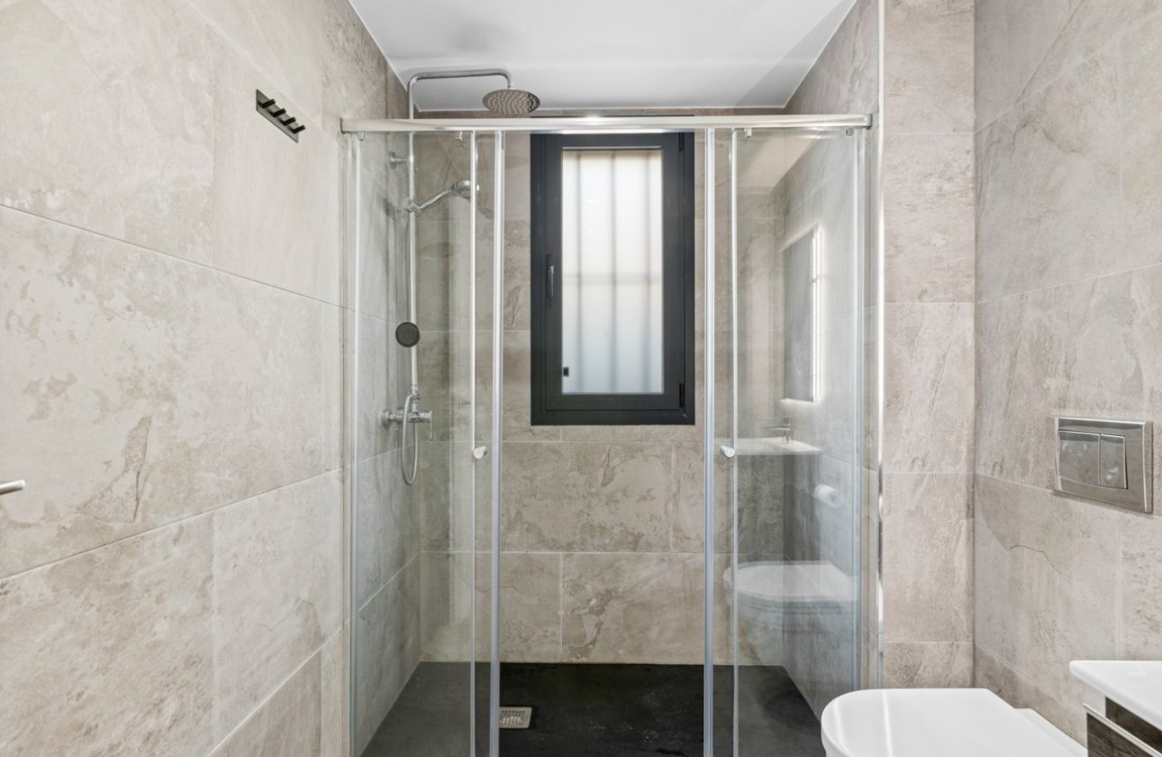 Resale - Villa - Cabo Roig