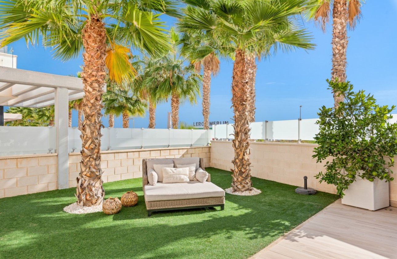 Resale - Villa - Cabo Roig