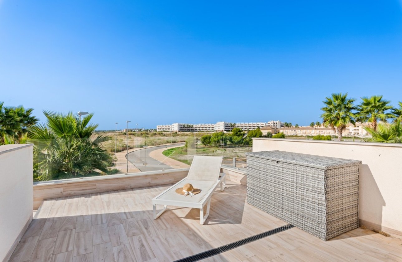 Resale - Villa - Cabo Roig