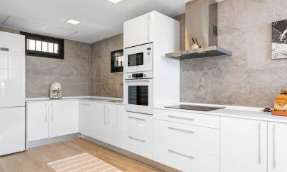 Resale - Villa - Cabo Roig