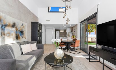 Resale - Villa - Cabo Roig