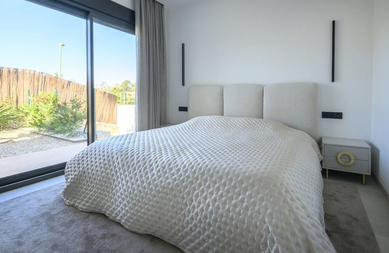 Resale - Villa - Las Colinas Golf Resort