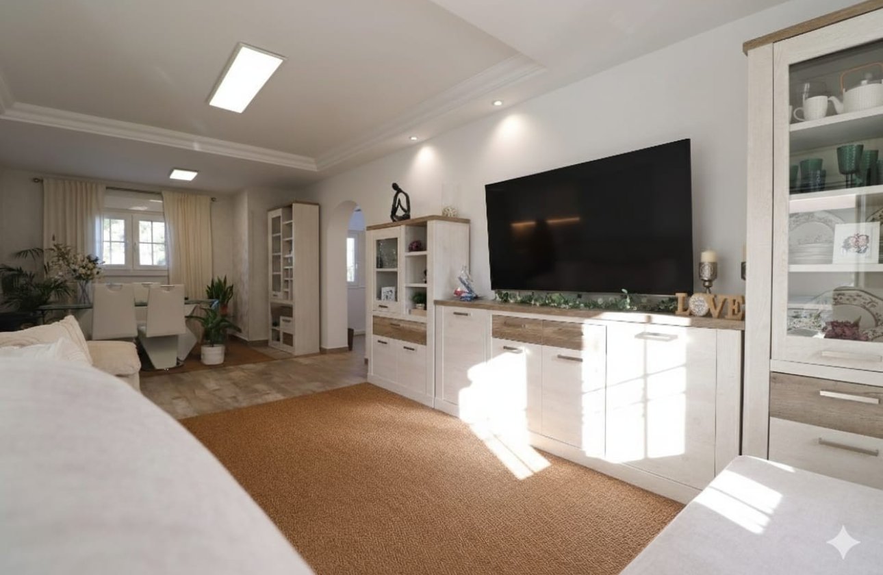 Resale - Villa - Orihuela Costa - Villamartin