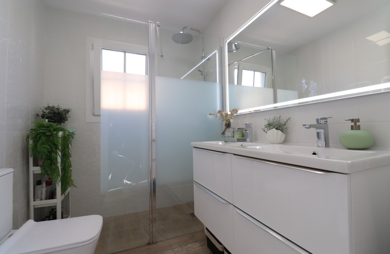 Resale - Villa - Orihuela Costa - Villamartin