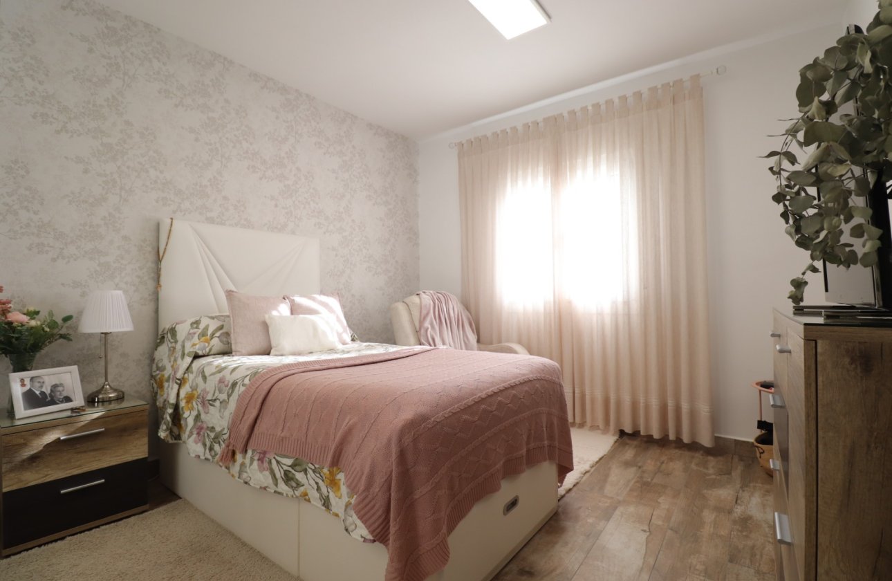 Resale - Villa - Orihuela Costa - Villamartin