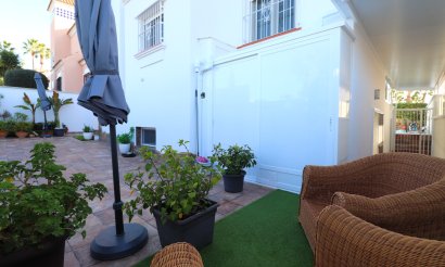 Resale - Villa - Orihuela Costa - Villamartin