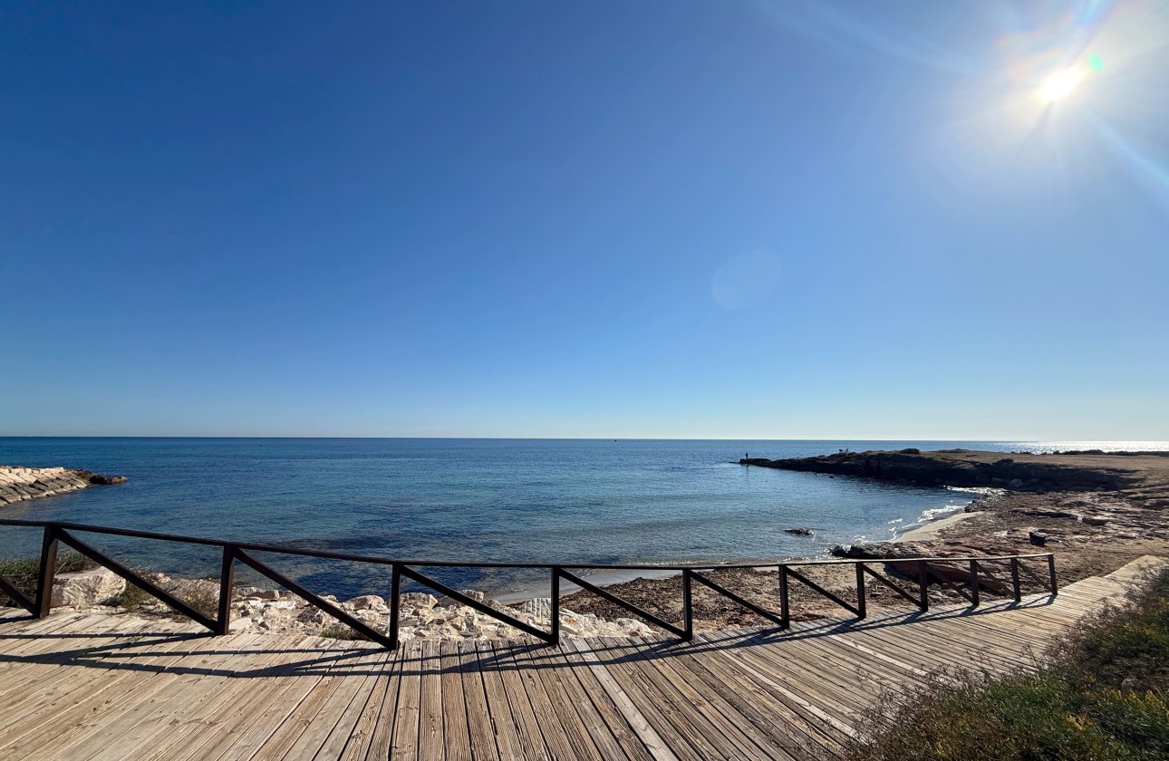 Resale - Apartment / flat - Punta Prima