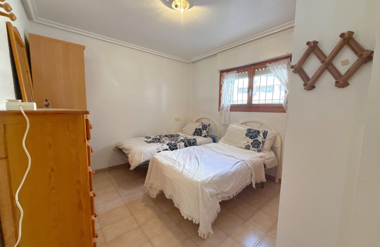 Resale - Apartment / flat - Punta Prima
