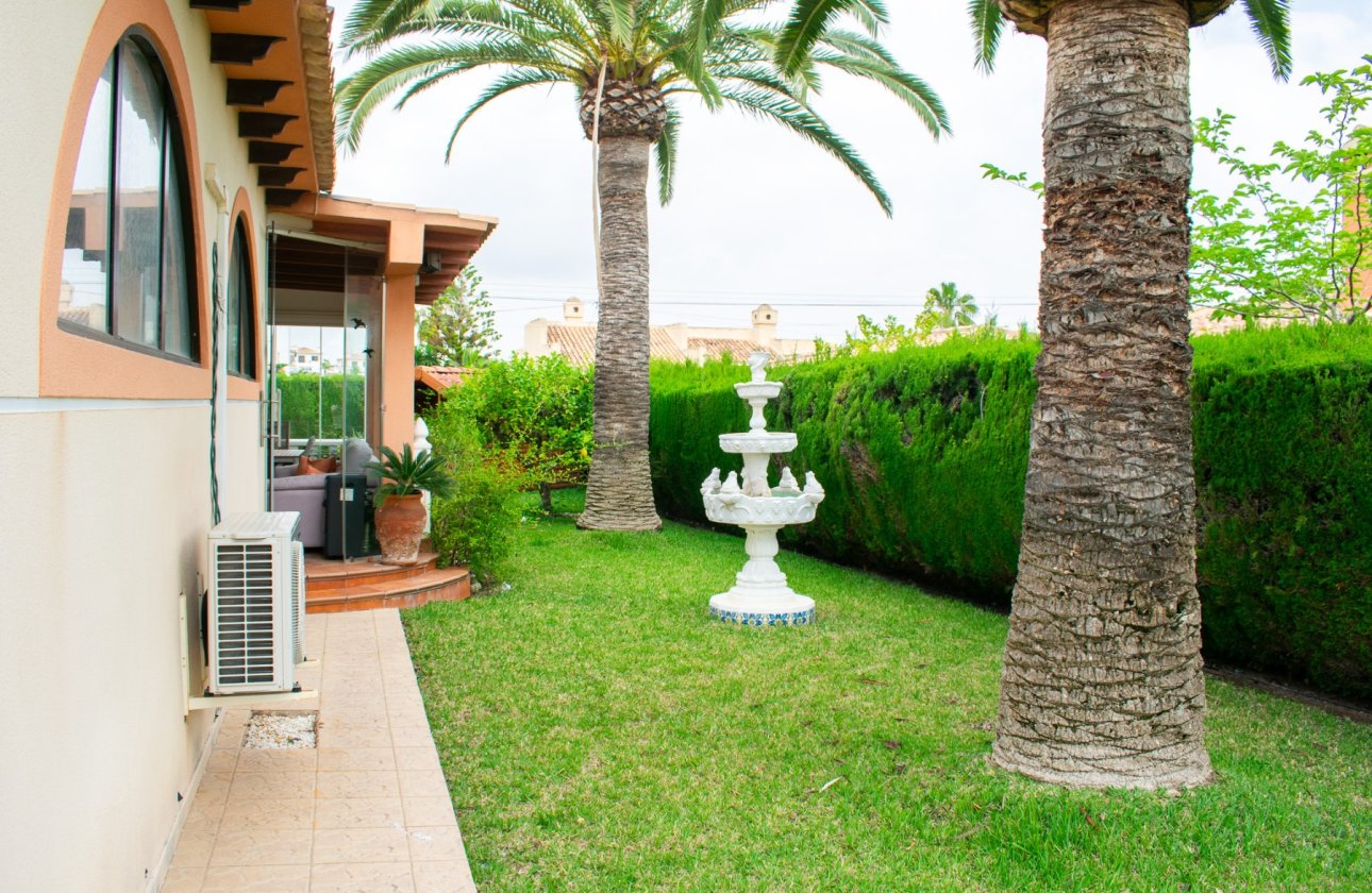 Revente - Villa / Semi detached - Orihuela Costa - MUY CERCA DE LA PLAYA