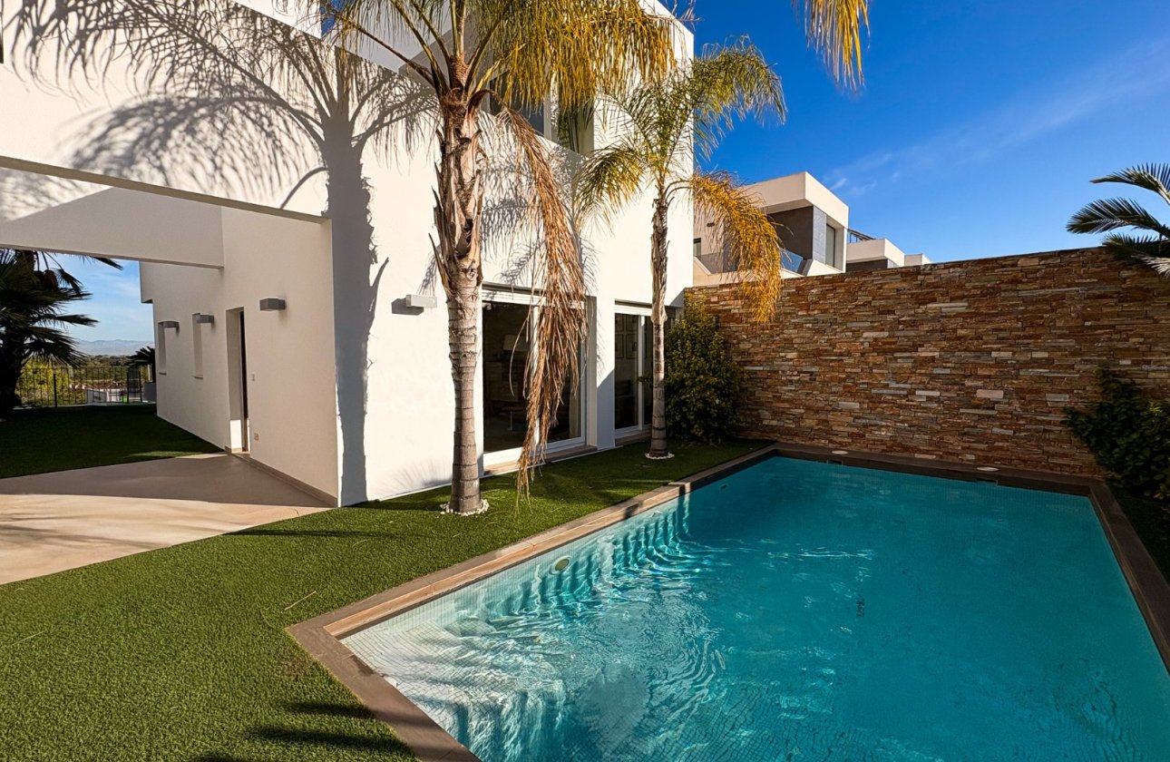 Resale - Villa / Semi detached - Ciudad Quesada