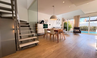 Resale - Villa / Semi detached - Ciudad Quesada