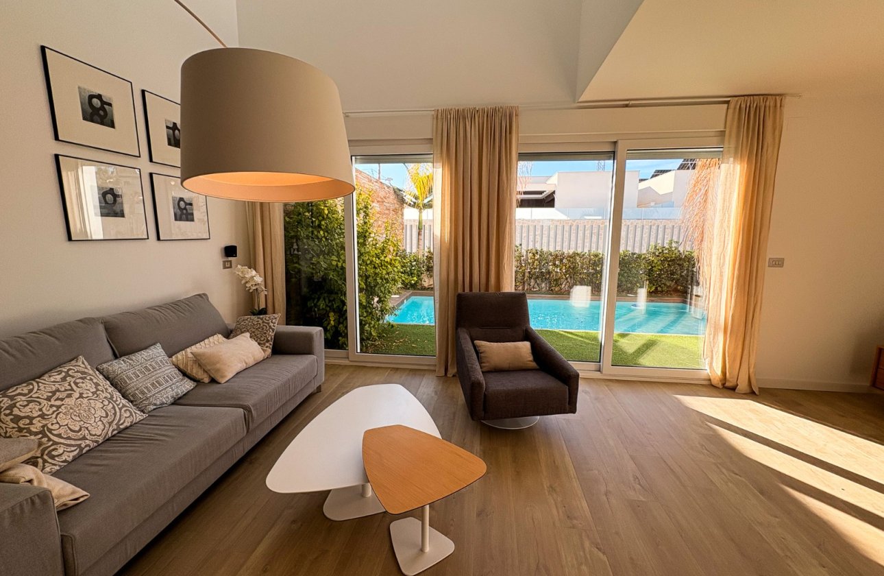 Resale - Villa / Semi detached - Ciudad Quesada