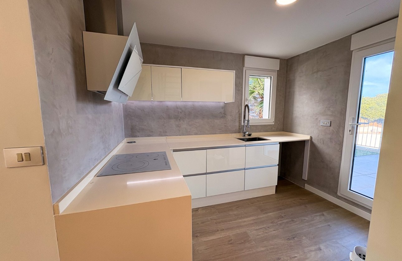 Resale - Villa / Semi detached - Ciudad Quesada