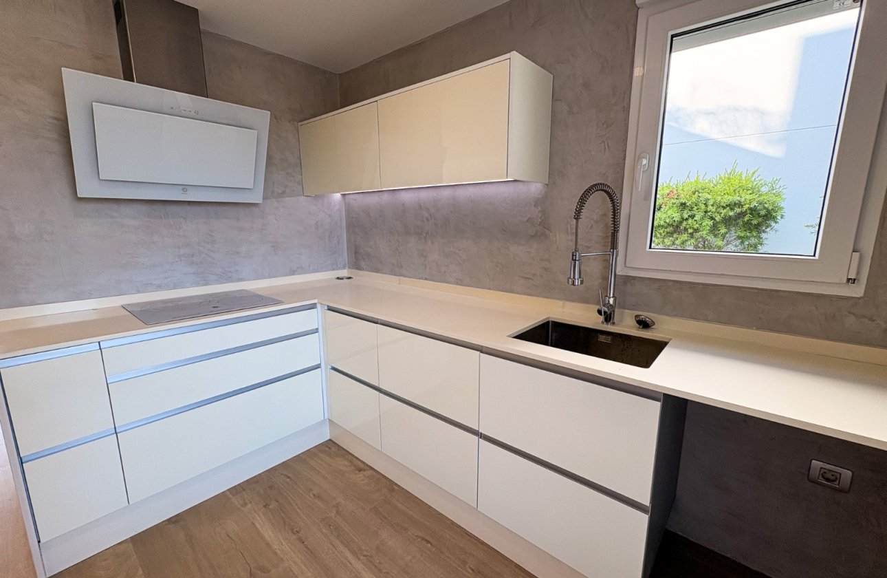 Resale - Villa / Semi detached - Ciudad Quesada