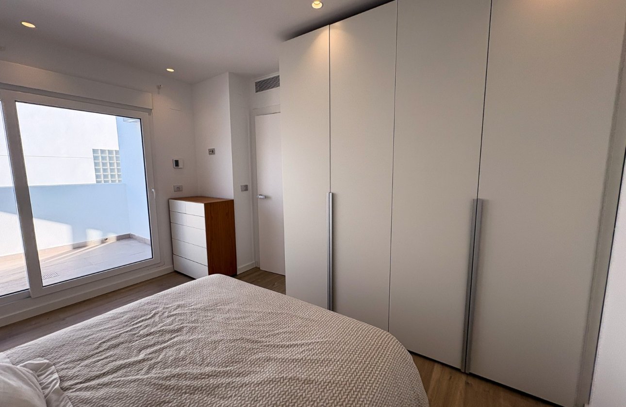 Resale - Villa / Semi detached - Ciudad Quesada