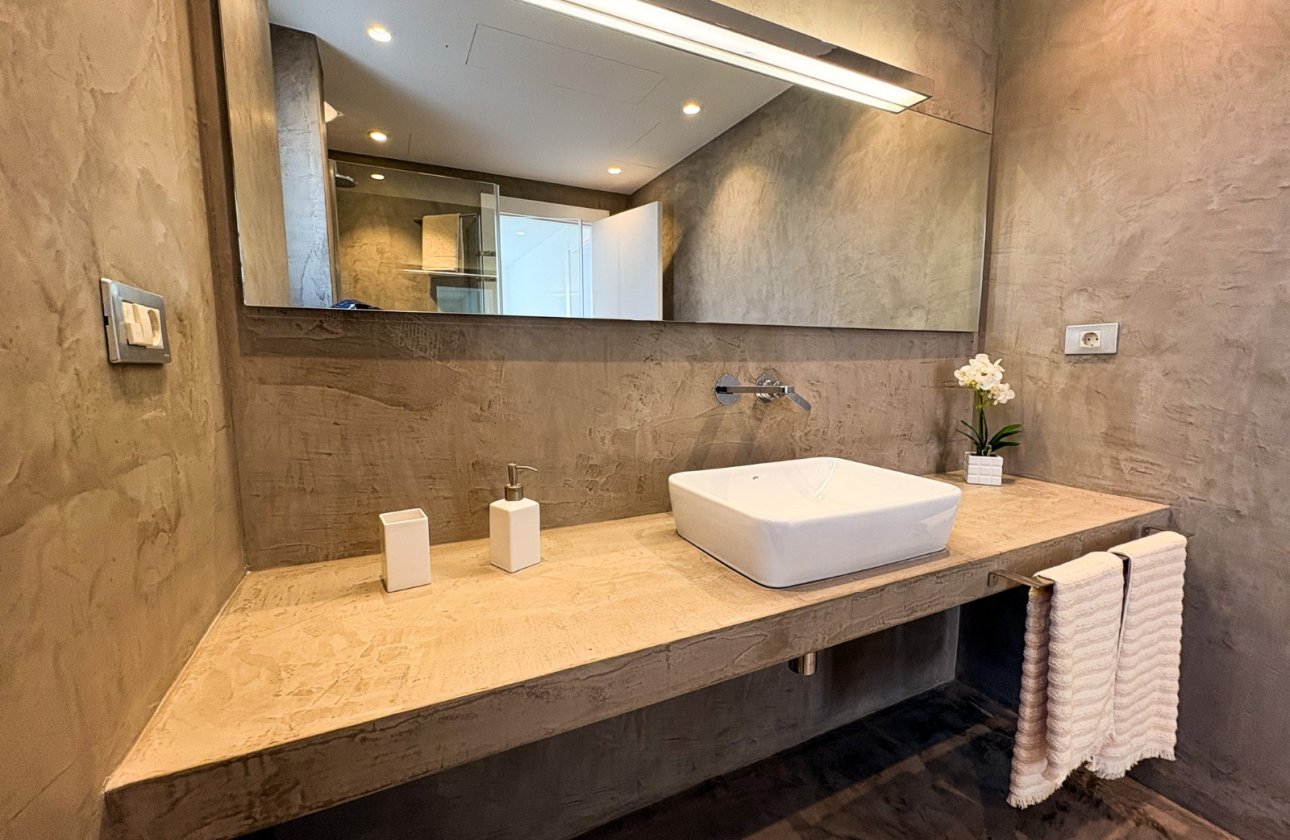 Resale - Villa / Semi detached - Ciudad Quesada