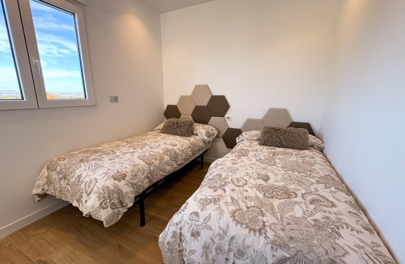 Resale - Villa / Semi detached - Ciudad Quesada