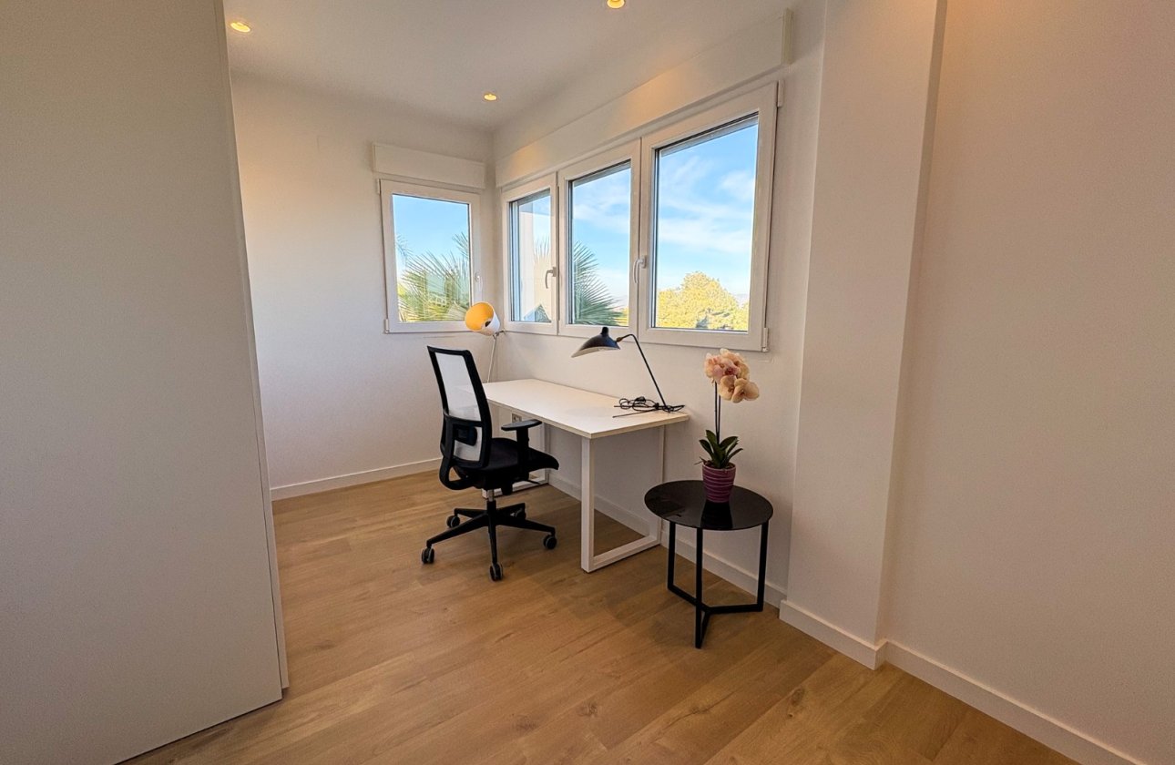 Resale - Villa / Semi detached - Ciudad Quesada