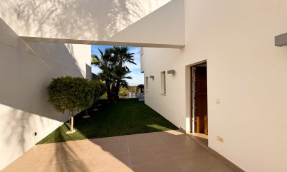 Resale - Villa / Semi detached - Ciudad Quesada