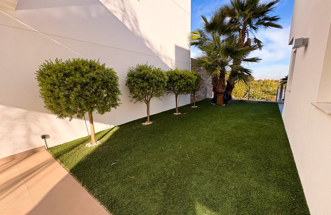 Resale - Villa / Semi detached - Ciudad Quesada