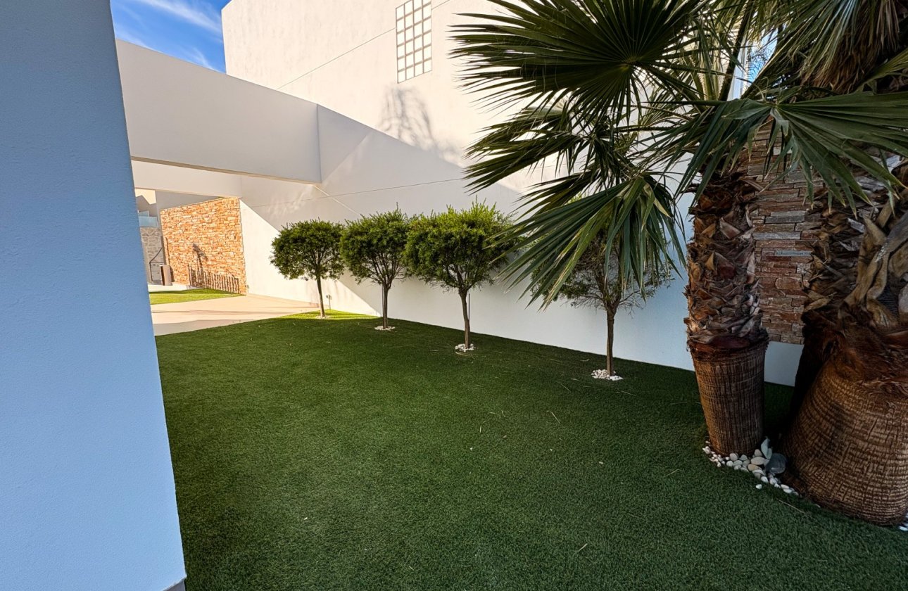 Resale - Villa / Semi detached - Ciudad Quesada