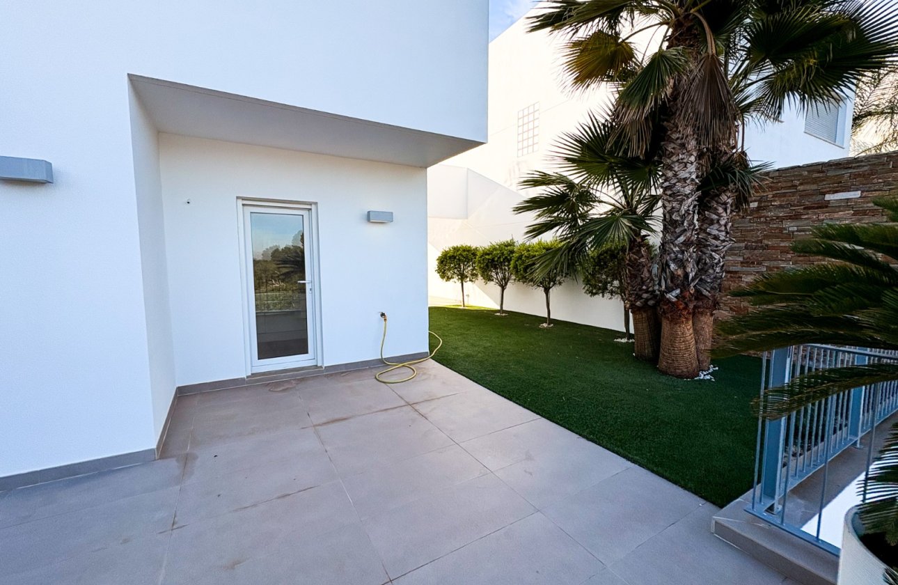 Resale - Villa / Semi detached - Ciudad Quesada