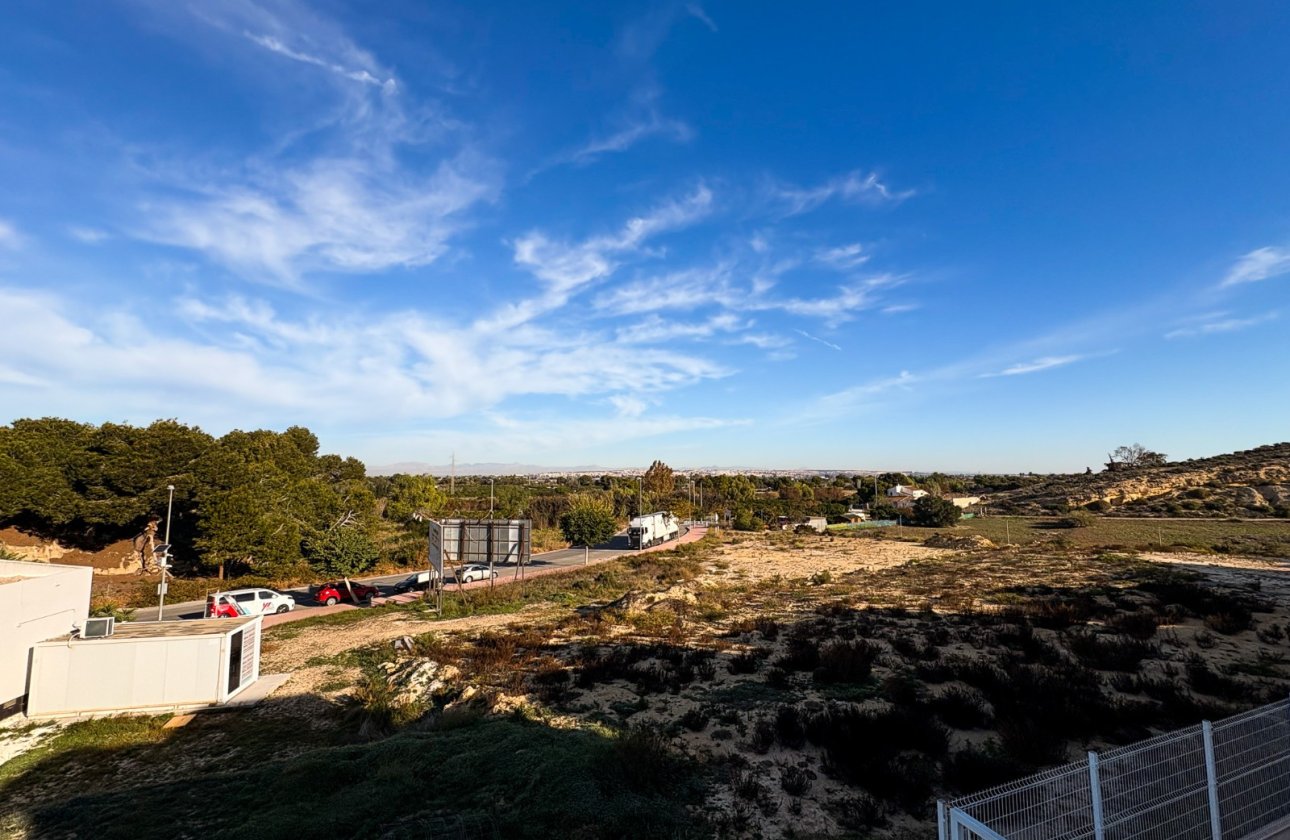 Resale - Villa / Semi detached - Ciudad Quesada