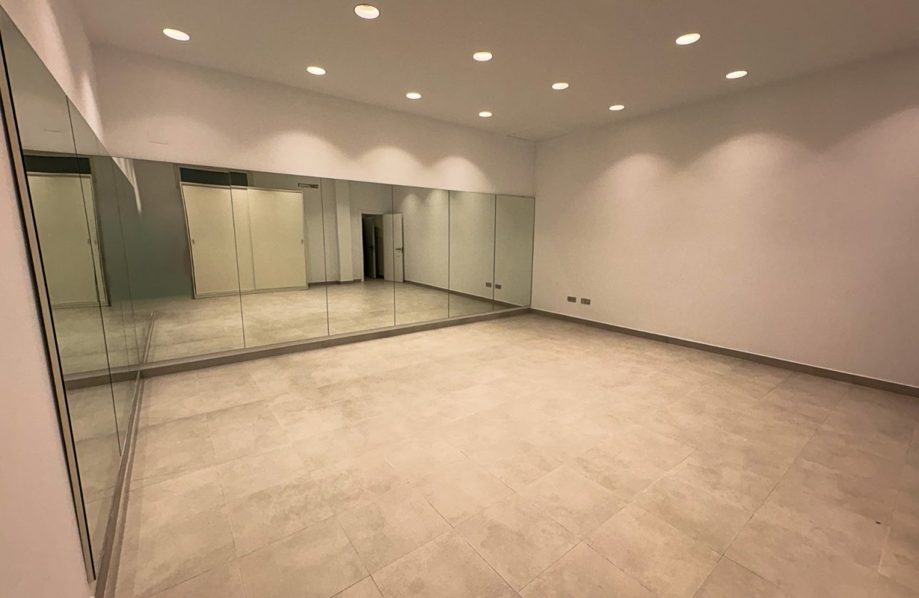 Resale - Villa / Semi detached - Ciudad Quesada