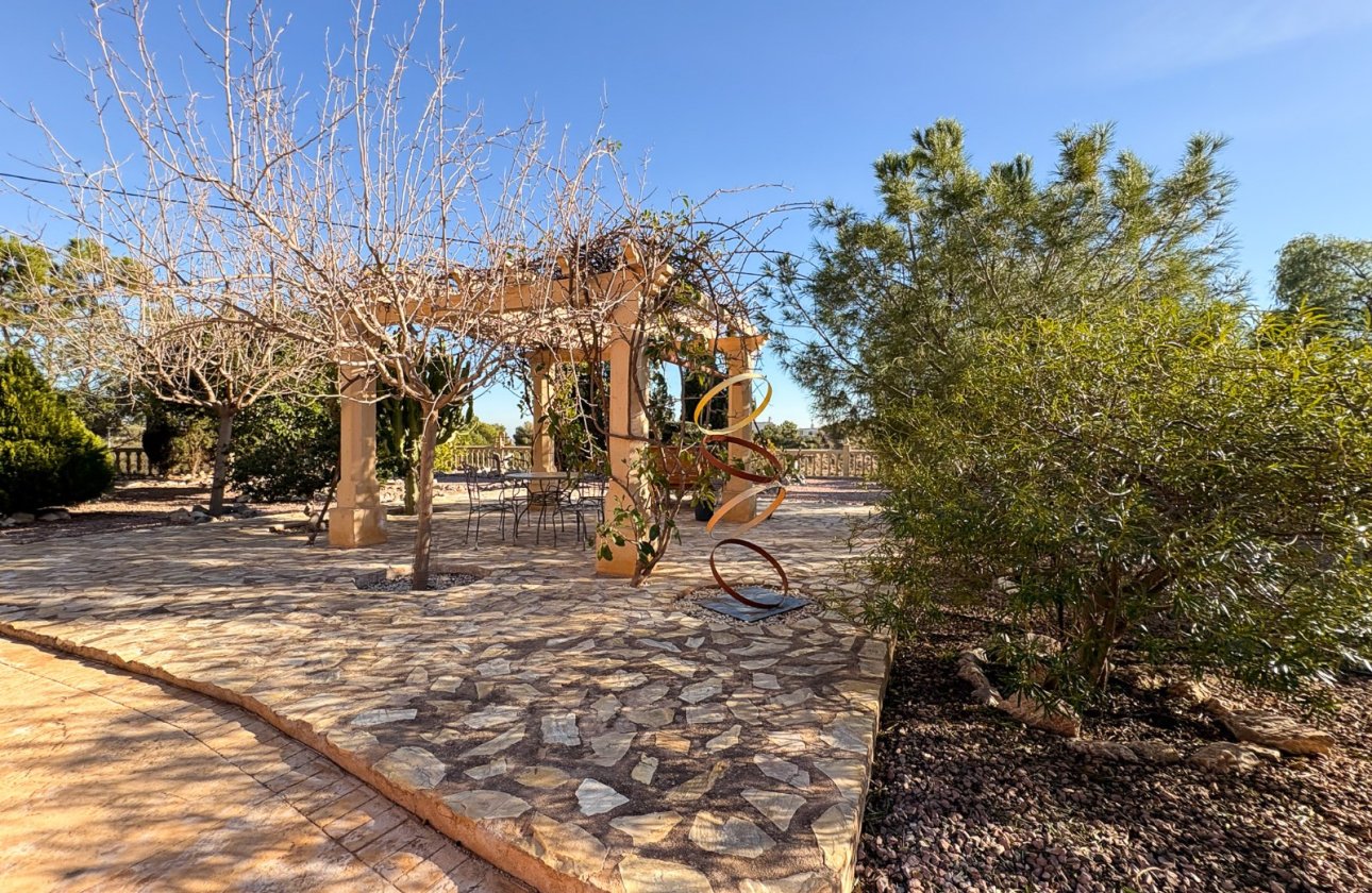 Resale - Villa - Crevillente