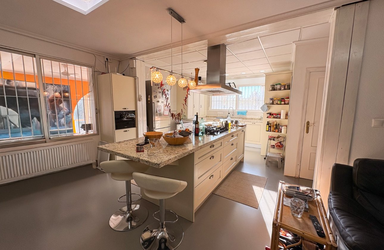 Resale - Villa - Crevillente