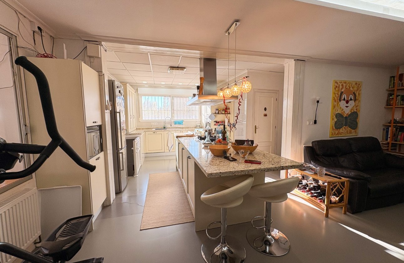 Resale - Villa - Crevillente