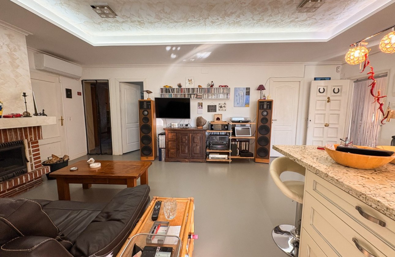 Resale - Villa - Crevillente