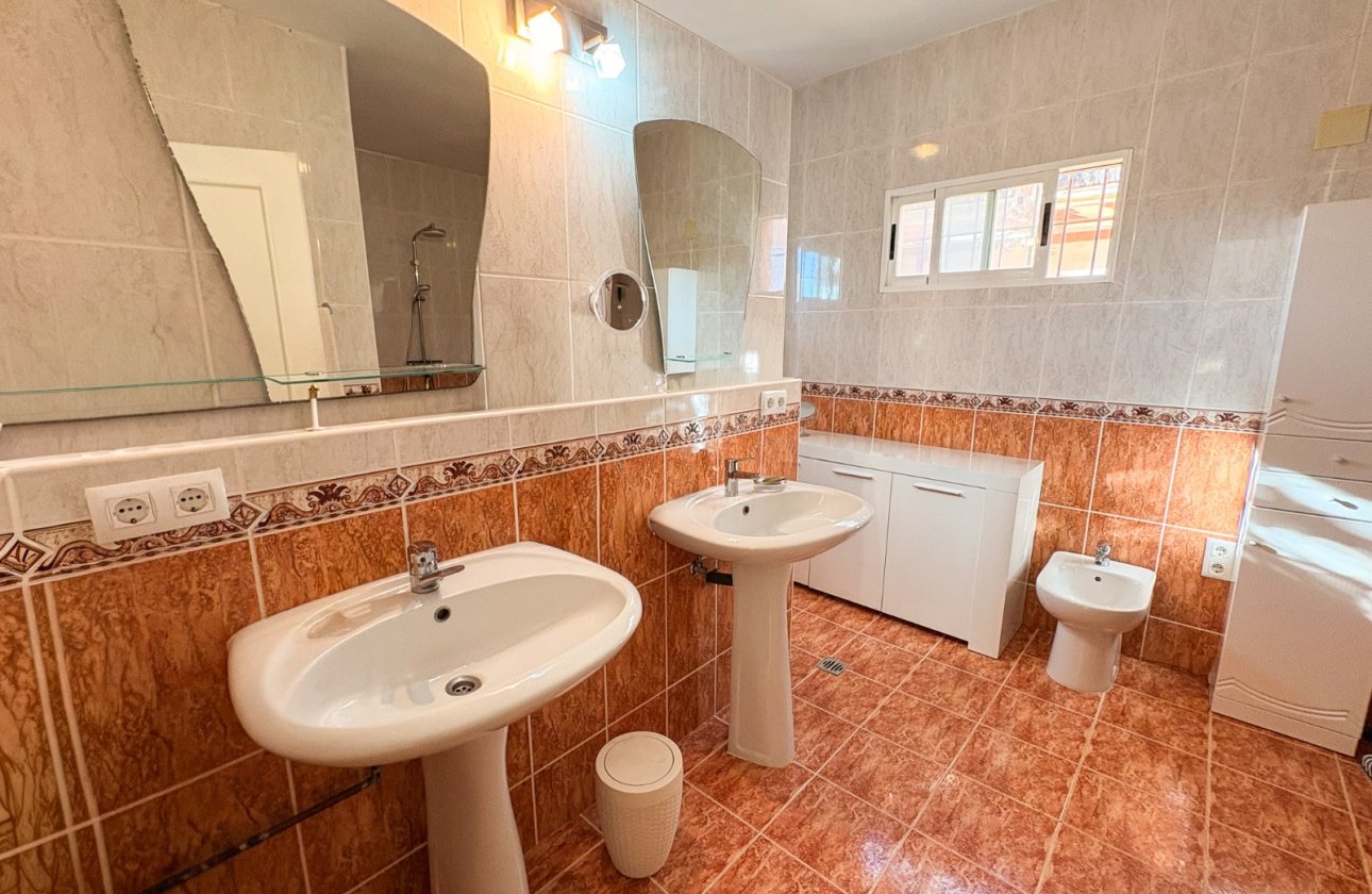 Resale - Villa - Crevillente