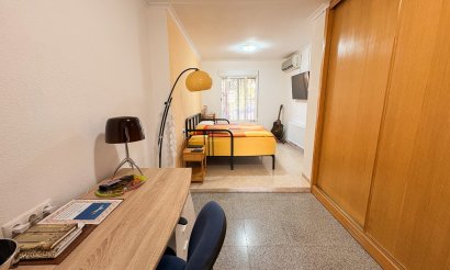 Resale - Villa - Crevillente