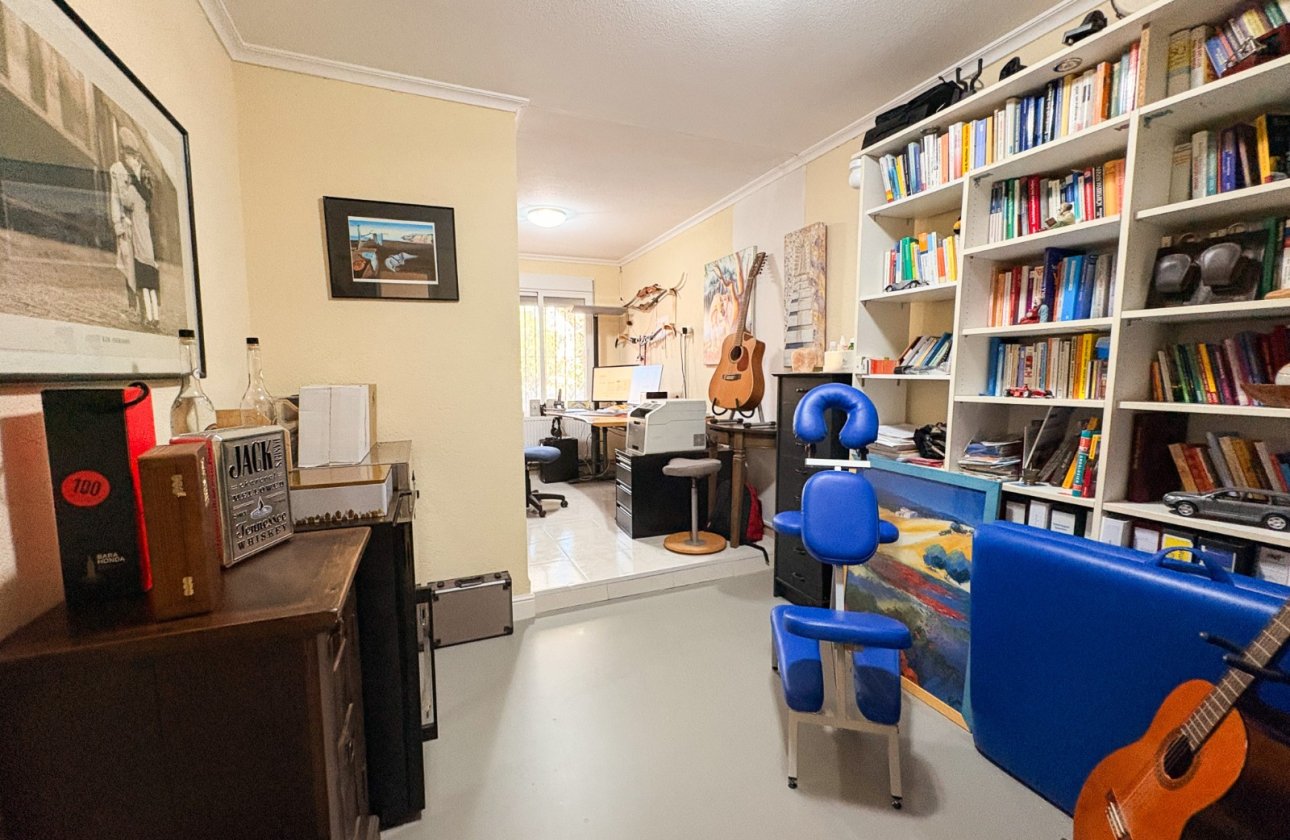 Resale - Villa - Crevillente