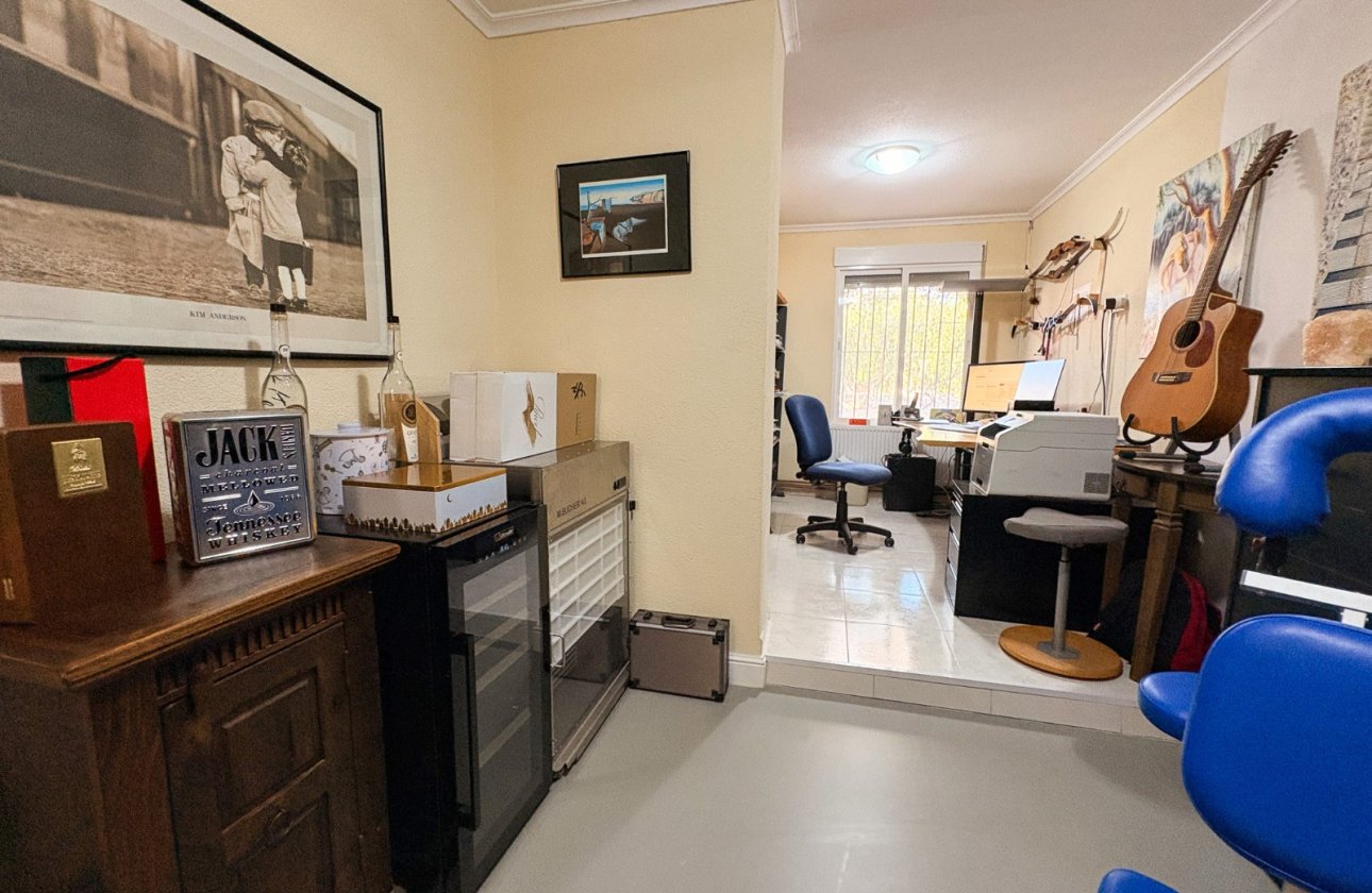 Resale - Villa - Crevillente