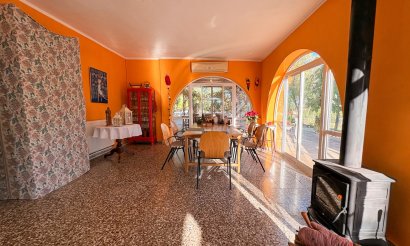 Resale - Villa - Crevillente
