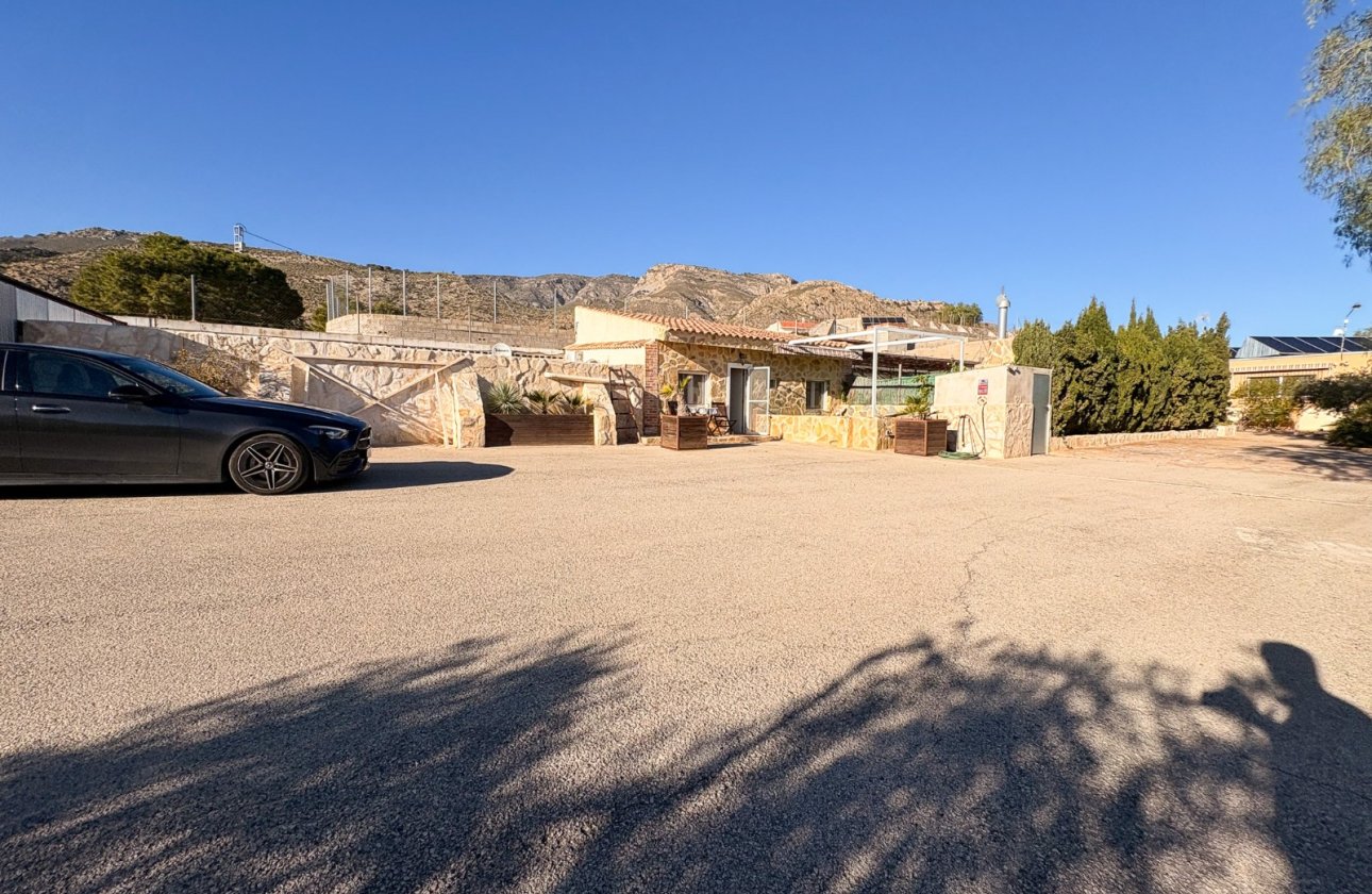 Resale - Villa - Crevillente