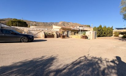 Resale - Villa - Crevillente