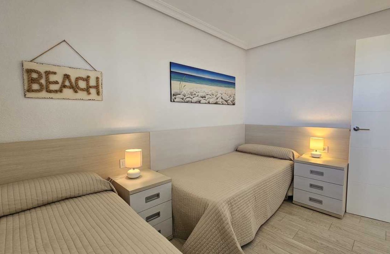 Resale - Apartment / flat - Mil Palmeras